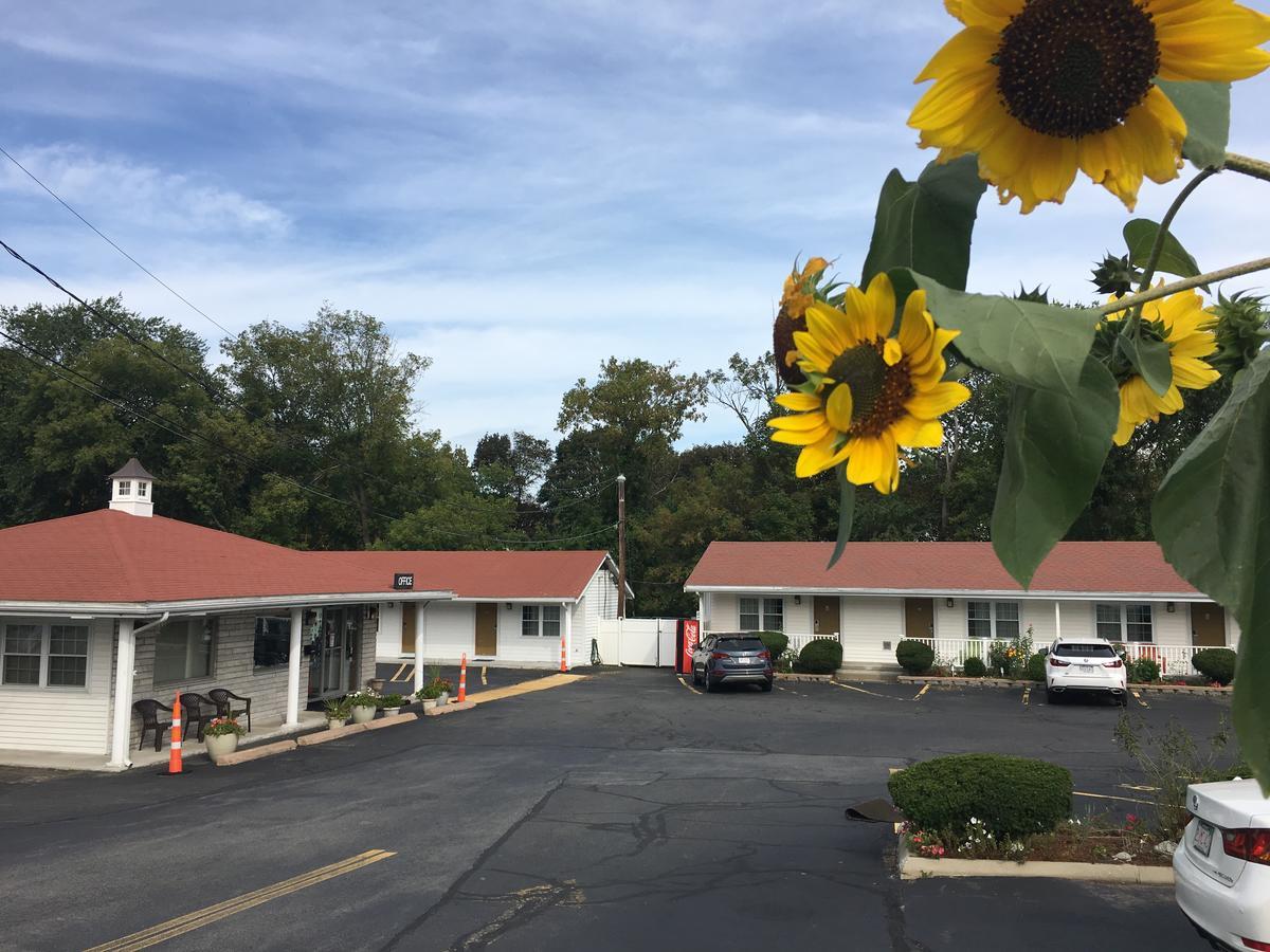 Chisholm'S Motor Inn Saugus Eksteriør bilde