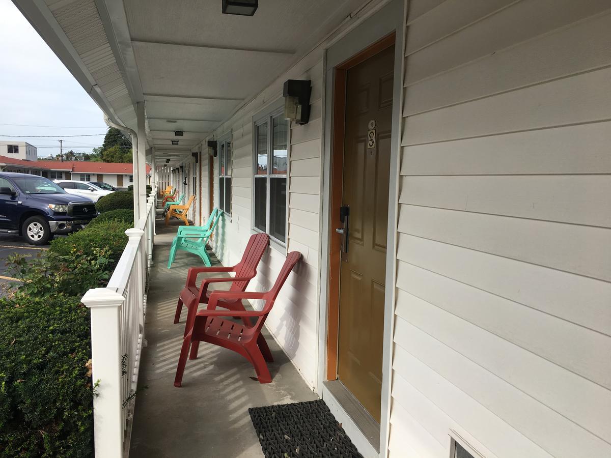 Chisholm'S Motor Inn Saugus Eksteriør bilde