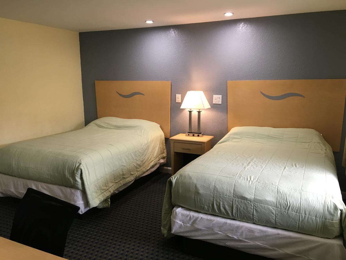 Chisholm'S Motor Inn Saugus Eksteriør bilde