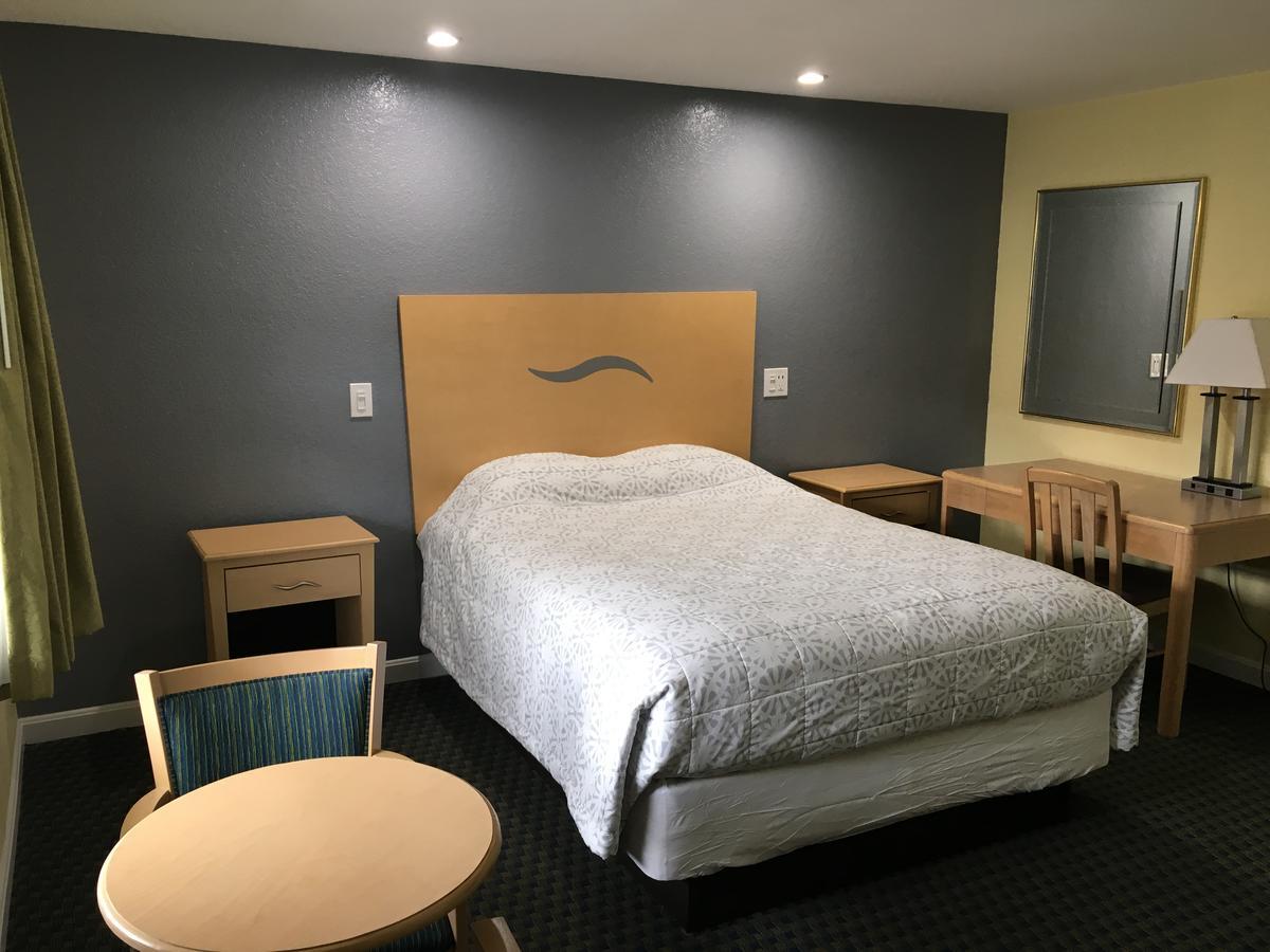 Chisholm'S Motor Inn Saugus Eksteriør bilde